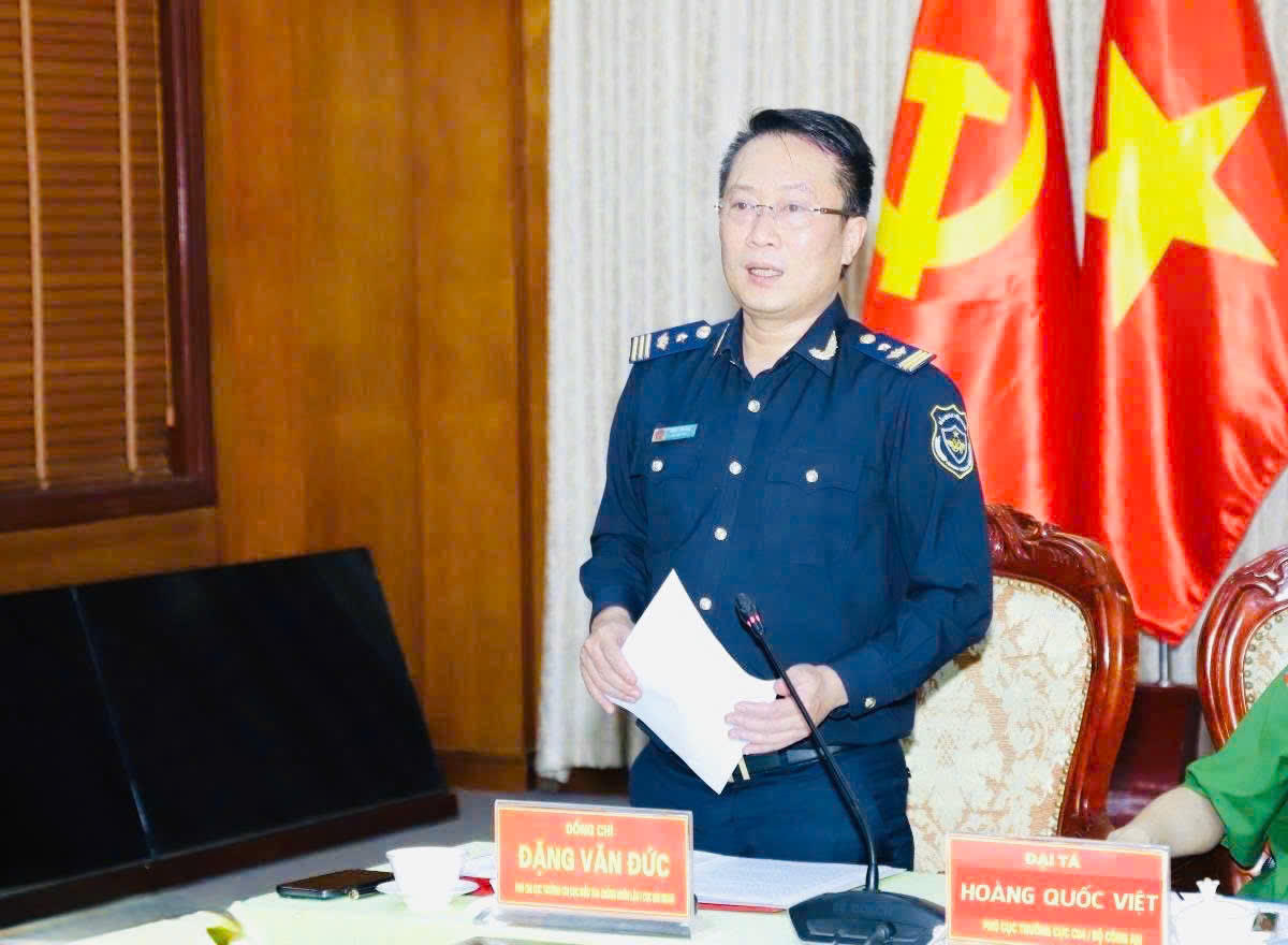 Ph&oacute; Chi cục trưởng Chi cục Điều tra chống bu&ocirc;n lậu&nbsp;Đặng Văn Đức ph&aacute;t biểu.