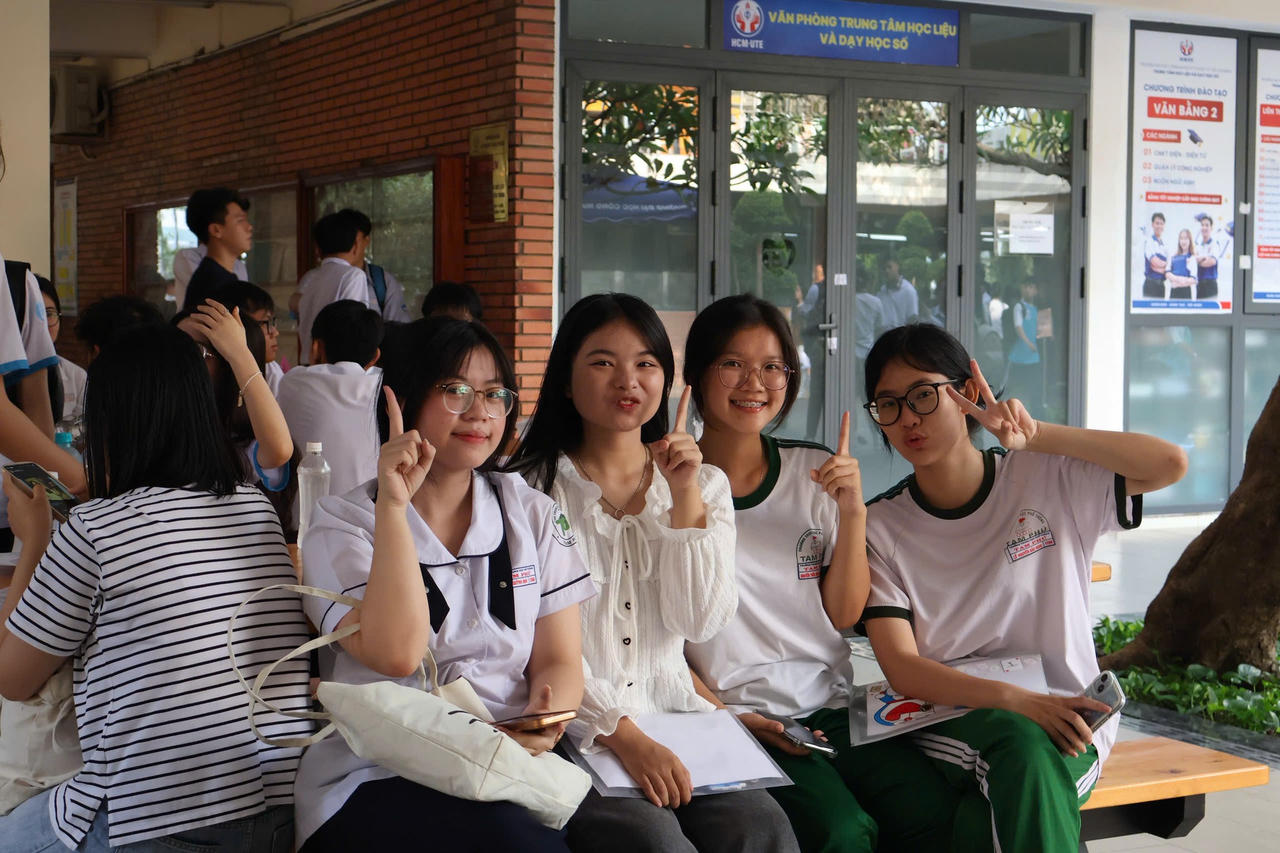 Kỷ lục -137.000 th&iacute; sinh bước v&agrave;o kỳ thi Đ&aacute;nh gi&aacute; năng lực ĐHQG-HCM 2026