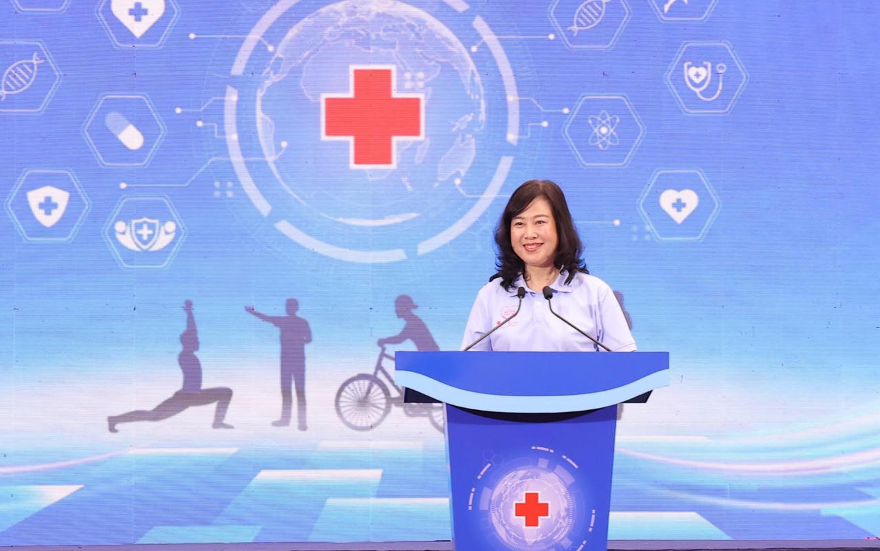 Bộ trưởng Bộ Y tế Đ&agrave;o Hồng Lan ph&aacute;t biểu tại Lễ M&iacute;t tinh