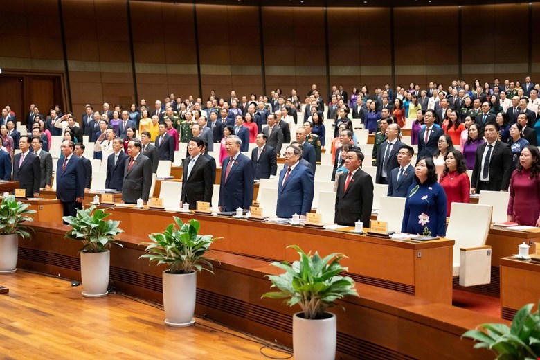 C&aacute;c đại biểu tại phi&ecirc;n khai mạc Kỳ họp.