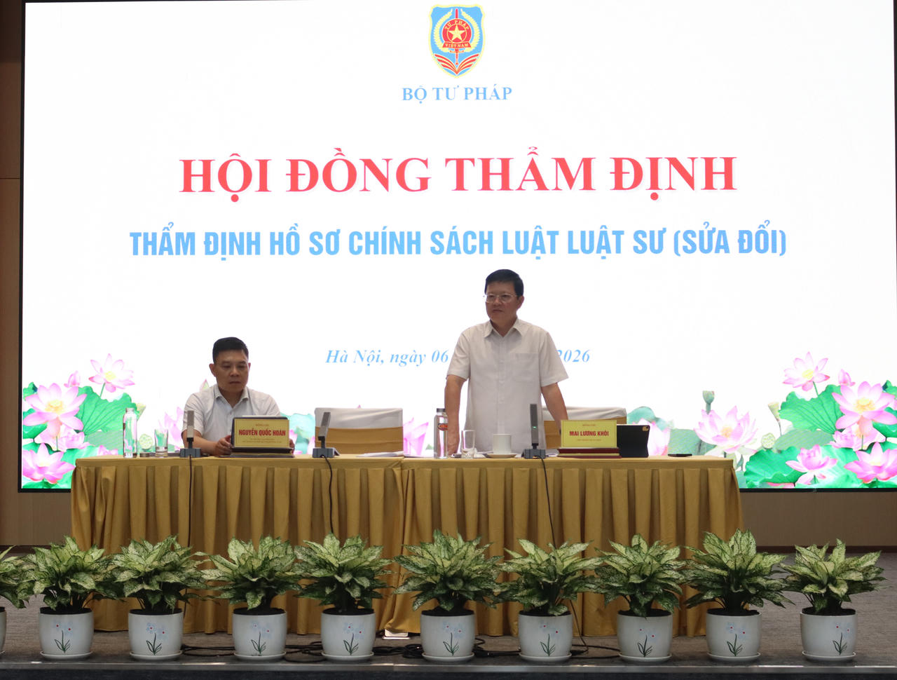 Thứ trưởng Mai Lương Kh&ocirc;i ph&aacute;t biểu kết luận phi&ecirc;n họp.
