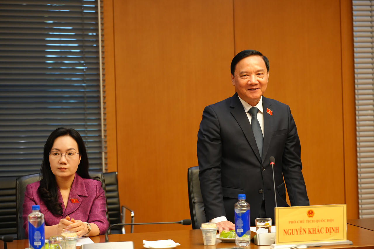 Ph&oacute; Chủ tịch Quốc hội Nguyễn Khắc Định ph&aacute;t biểu tại buổi Lễ.