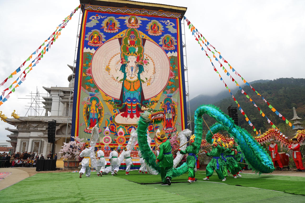 Nghi thức khai mở bức Thongdrol - Tranh Phật Quan &Acirc;m Thi&ecirc;n Thủ Thi&ecirc;n Nh&atilde;n.