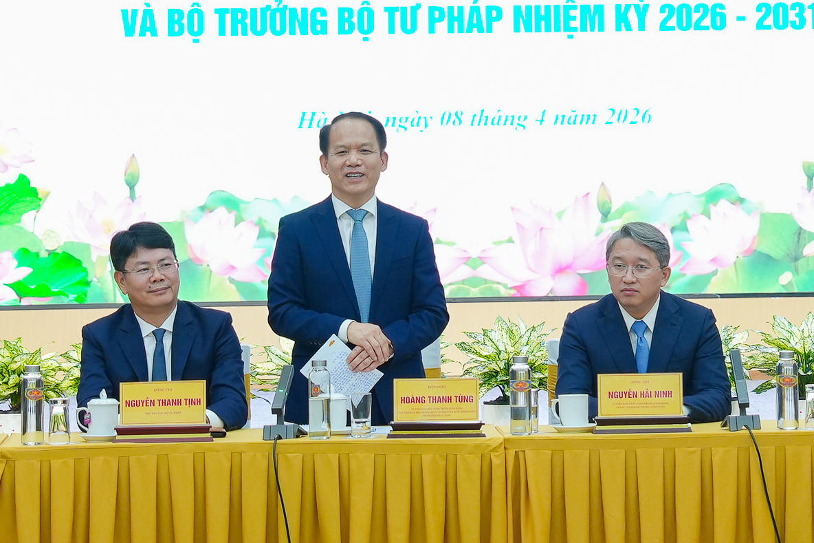 T&acirc;n Bộ trưởng Ho&agrave;ng Thanh T&ugrave;ng.