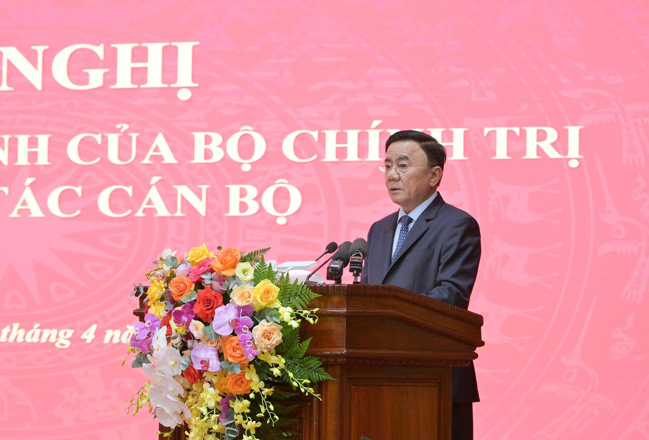 Thường trực Ban B&iacute; thư Trần Cẩm T&uacute; ph&aacute;t biểu tại Hội nghị.