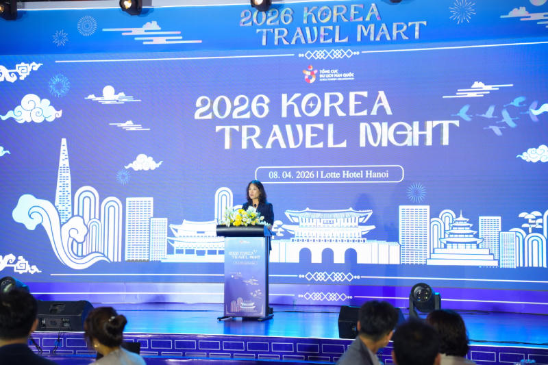 B&agrave; Park Eun Jung - Trưởng đại diện Tổng cục Du lịch H&agrave;n Quốc tại Việt Nam ph&aacute;t biểu tại&nbsp; Korea Travel Mart 2026. (Ảnh: T.D)