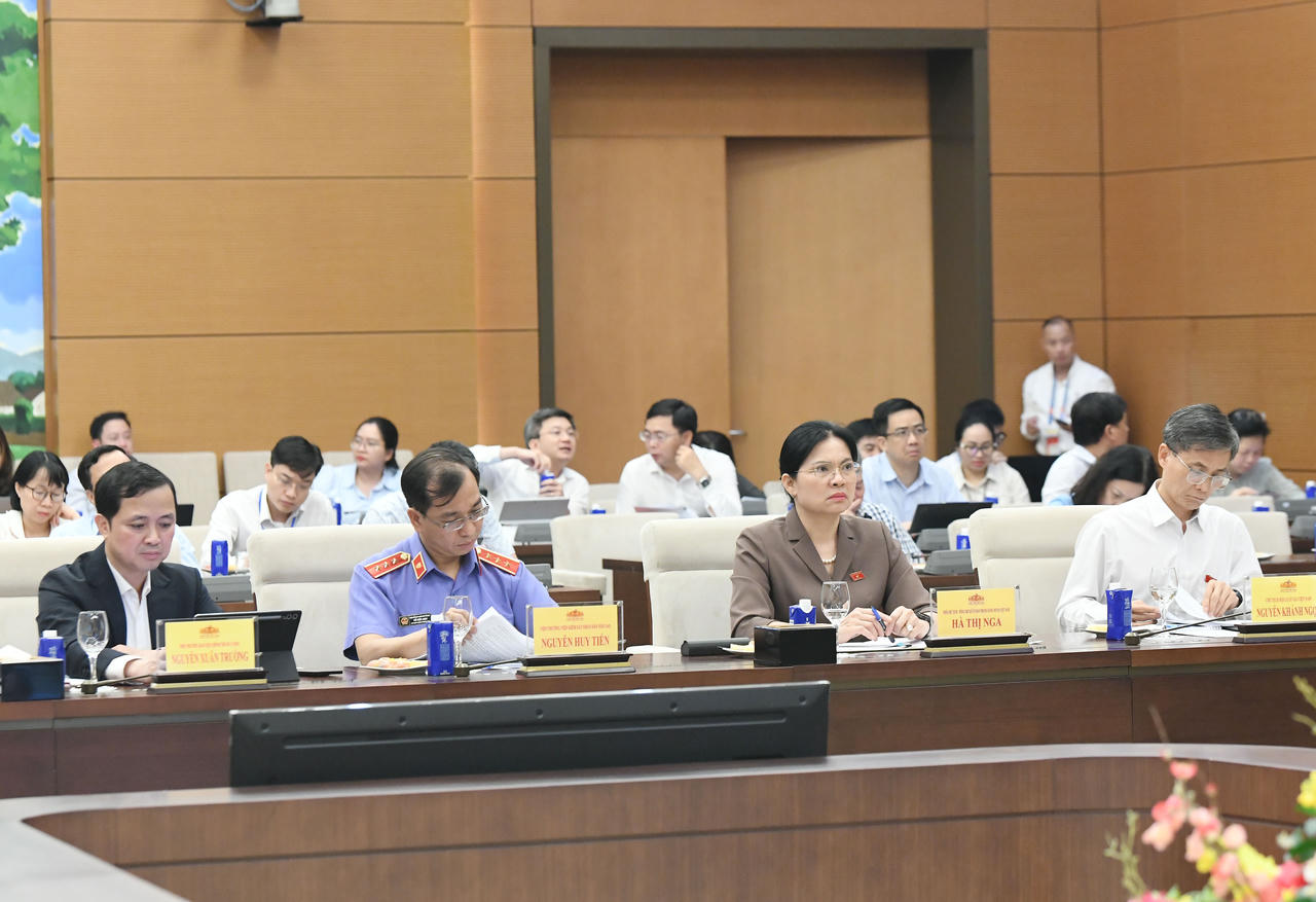 Ban Chỉ đạo tổng rà soát hệ thống văn bản quy phạm pháp luật họp Phiên thứ  Nhất:  Chuyển từ “làm luật cho đủ” sang “làm luật để phát triển”