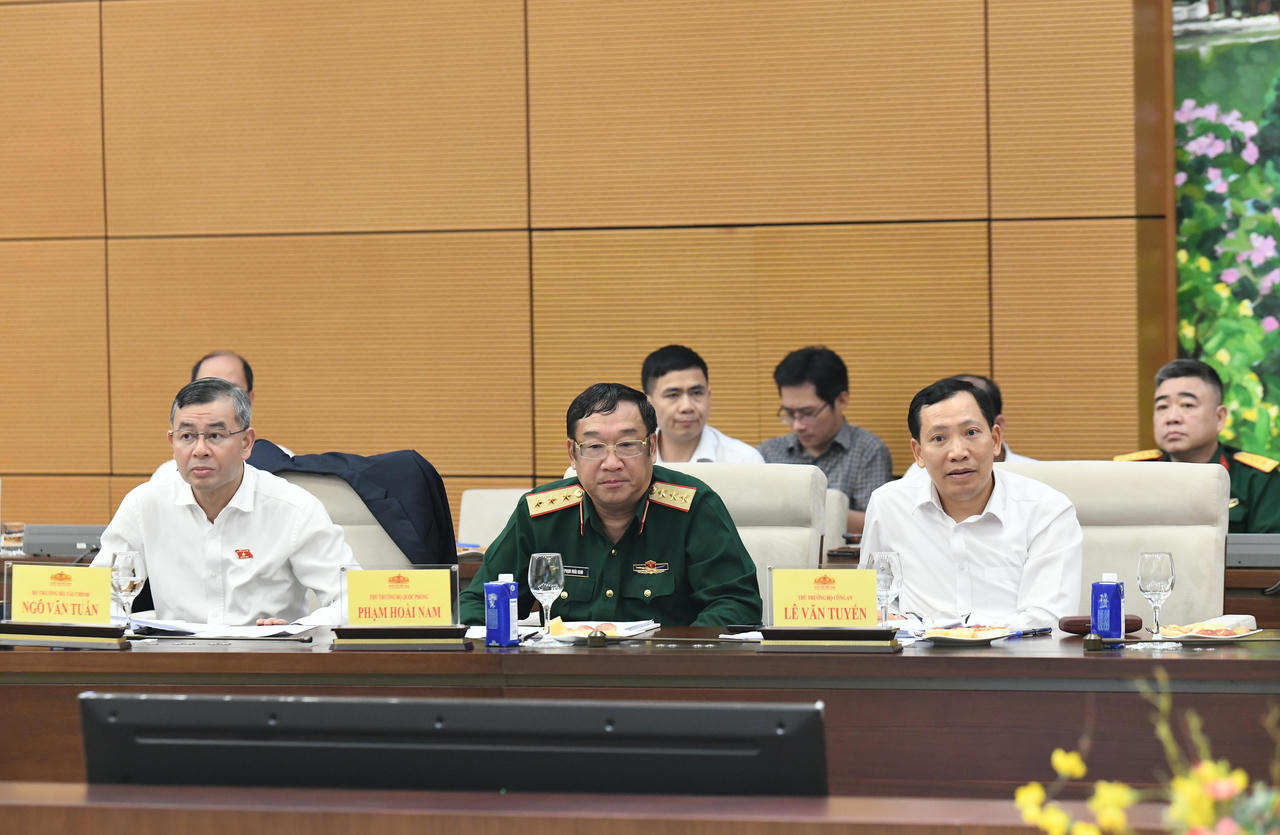 Ban Chỉ đạo tổng rà soát hệ thống văn bản quy phạm pháp luật họp Phiên thứ  Nhất:  Chuyển từ “làm luật cho đủ” sang “làm luật để phát triển”