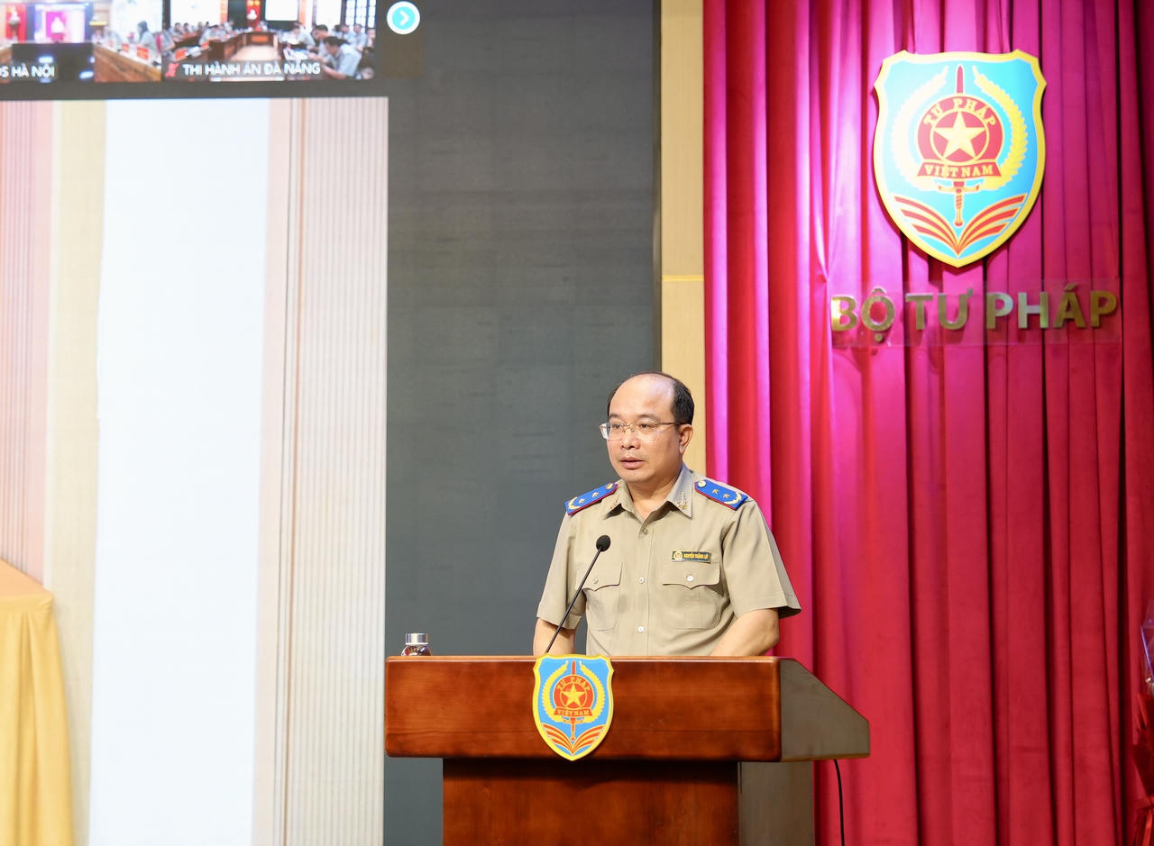 Cục trưởng Cục Quản l&yacute; THADS Nguyễn Thắng Lợi: Quyết t&acirc;m x&acirc;y dựng lực lượng THADS vững mạnh, với đội ngũ c&aacute;n bộ d&aacute;m nghĩ, d&aacute;m l&agrave;m, d&aacute;m đổi mới, c&oacute; năng lực v&agrave; tinh thần tr&aacute;ch nhiệm cao.