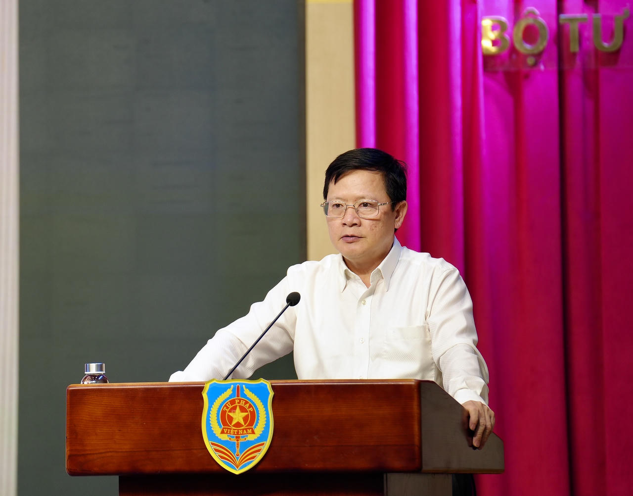 Thứ trưởng Mai Lương Kh&ocirc;i ph&aacute;t biểu chỉ đạo Hội nghị