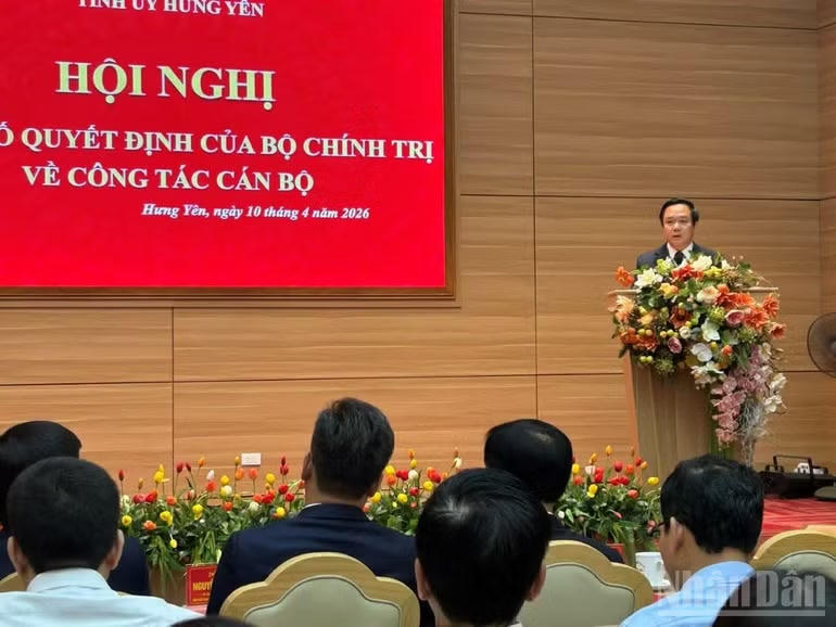 Đồng ch&iacute; Phạm Quang Ngọc, Ủy vi&ecirc;n Trung ương Đảng, B&iacute; thư Tỉnh ủy Hưng Y&ecirc;n ph&aacute;t biểu &yacute; kiến. Ảnh: nhandan.vn