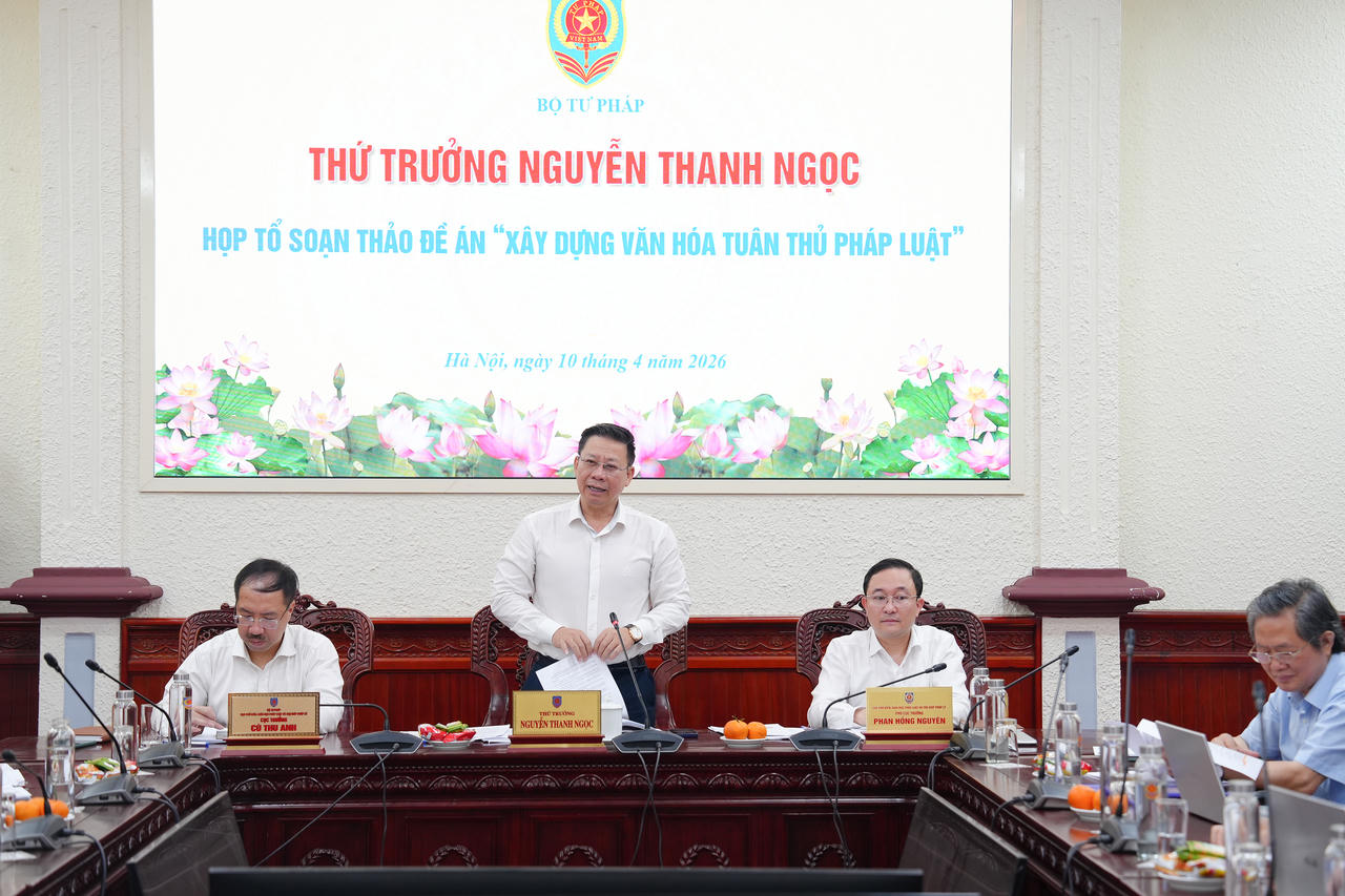 Thứ trưởng Nguyễn Thanh Ngọc ph&aacute;t biểu kết luận cuộc họp.