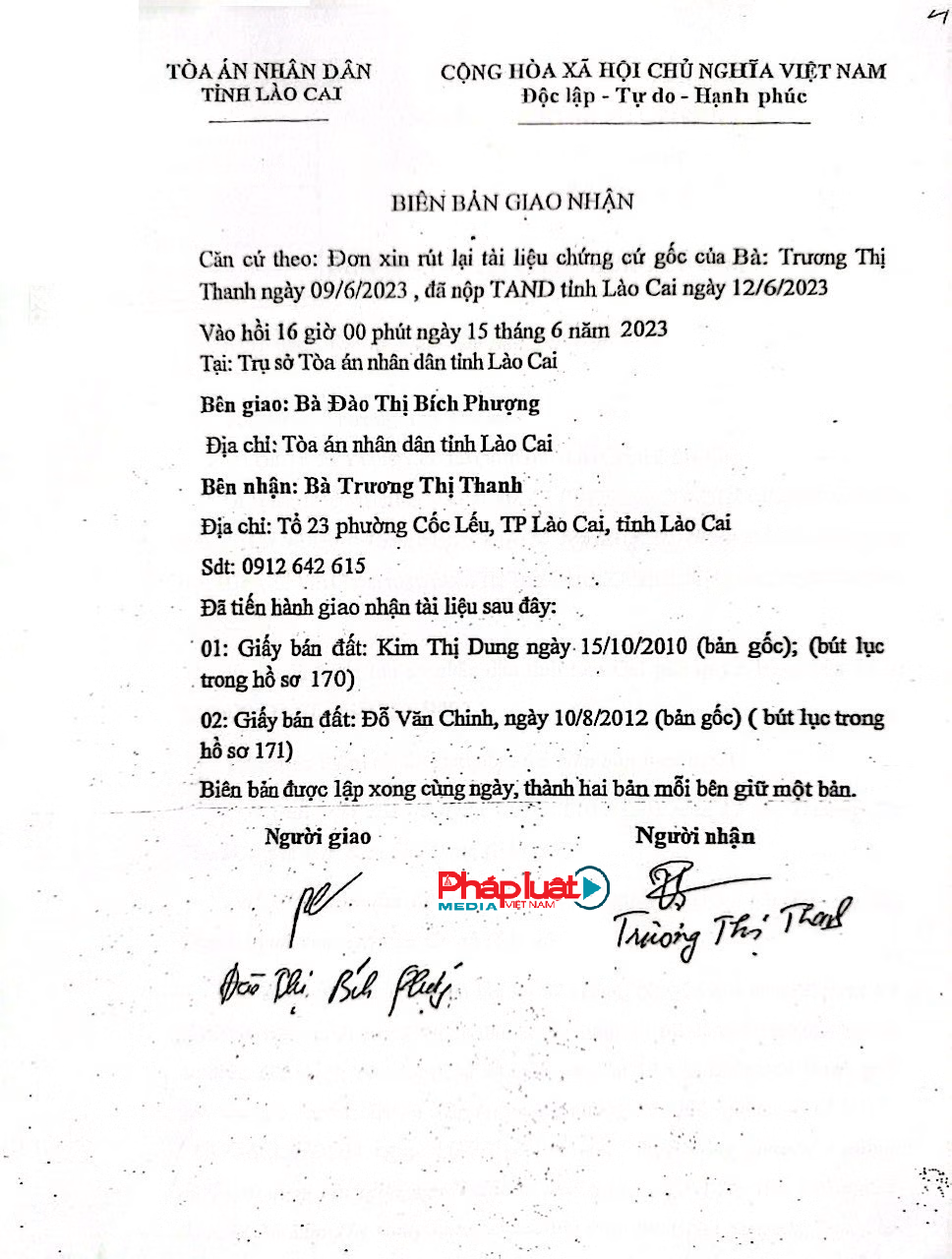 Văn bản thể hiện TAND tỉnh L&agrave;o Cai cho b&agrave; Trương Thị Thanh r&uacute;t t&agrave;i liệu chứng cứ gốc ng&agrave;y 15/6/2023.