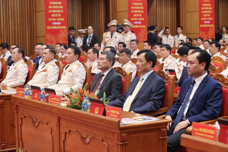 Thủ tướng: Chuyển đổi tư duy quản trị quốc gia hiện đại, lấy hiệu quả phục vụ l&agrave;m thước đo cao nhất- Ảnh 2.