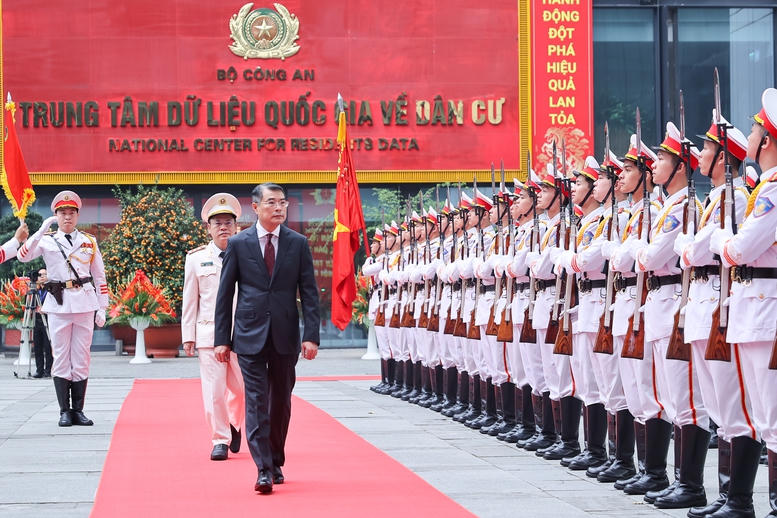 Thủ tướng: Chuyển đổi tư duy quản trị quốc gia hiện đại, lấy hiệu quả phục vụ l&agrave;m thước đo cao nhất- Ảnh 1.