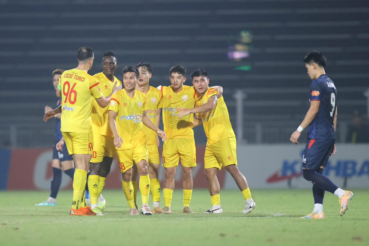 PVF- CAND (&aacute;o v&agrave;ng) c&oacute; trận đấu hay trước C&ocirc;ng an H&agrave; Nội