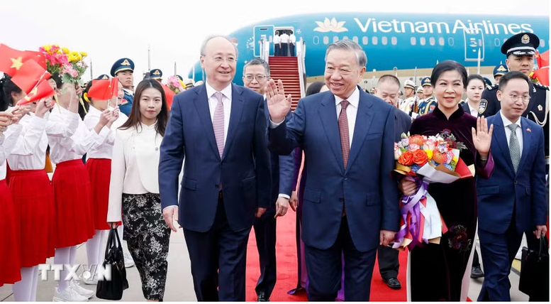 Tổng B&iacute; thư, Chủ tịch nước T&ocirc; L&acirc;m v&agrave; Phu nh&acirc;n bắt đầu thăm cấp Nh&agrave; nước đến Trung Quốc- Ảnh 3.