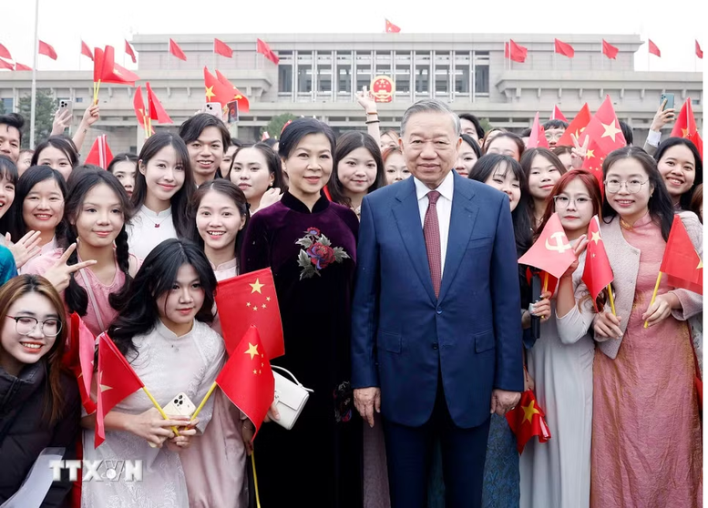 Tổng B&iacute; thư, Chủ tịch nước T&ocirc; L&acirc;m v&agrave; Phu nh&acirc;n bắt đầu thăm cấp Nh&agrave; nước đến Trung Quốc- Ảnh 4.