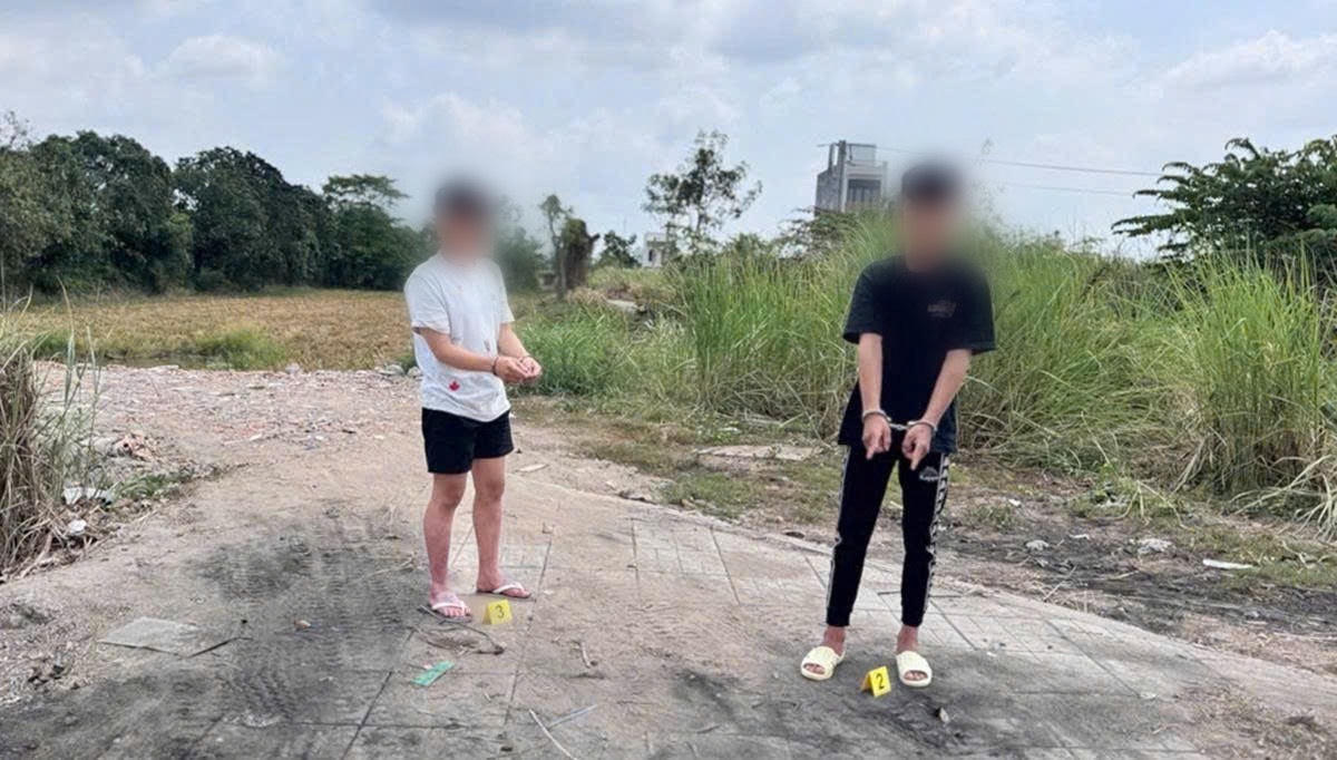 S v&agrave; Th tại hiện trường vụ cướp tại khu vực kh&oacute;m Đ&ocirc;ng Thịnh 8