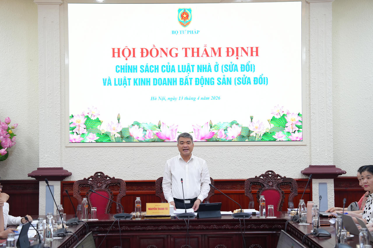 Thứ trưởng Nguyễn Thanh T&uacute; kết luận buổi l&agrave;m việc.