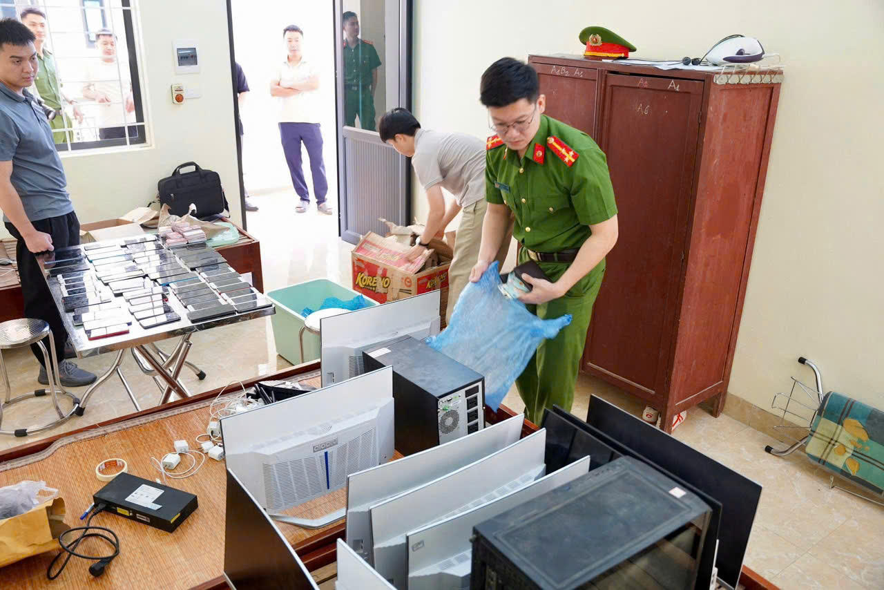 Lực lượng c&ocirc;ng an triển khai c&aacute;c biện ph&aacute;p nghiệp vụ điều tra ph&aacute; vụ &aacute;n (Ảnh: CA).