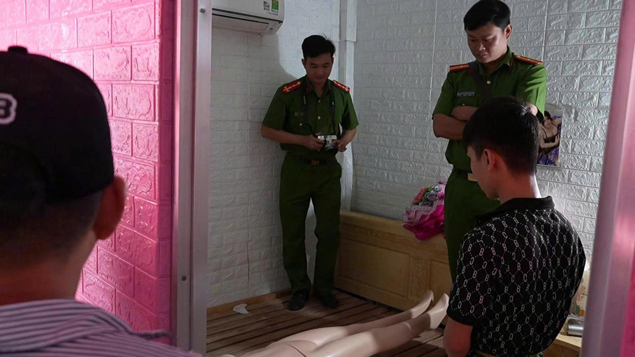 Dựng lại hiện trường vụ &aacute;n