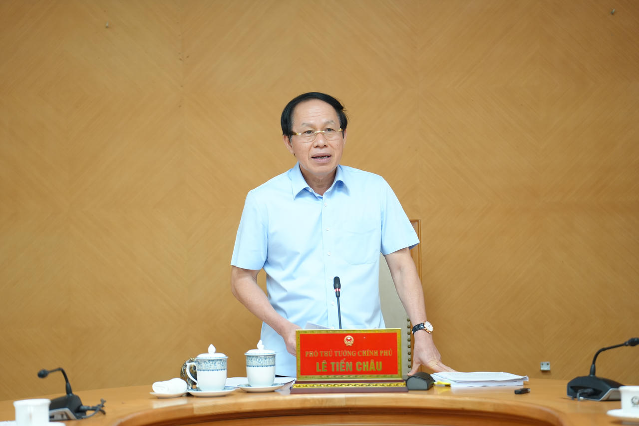 Ph&oacute; Thủ tướng L&ecirc; Tiến Ch&acirc;u ph&aacute;t biểu.