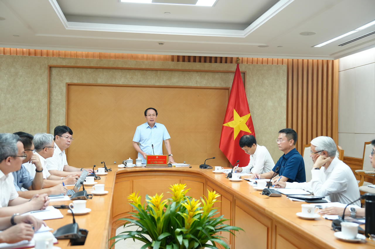 Quang cảnh buổi l&agrave;m việc.