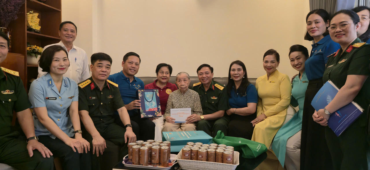 Nghĩa t&igrave;nh trong những ng&agrave;y th&aacute;ng Tư lịch sử