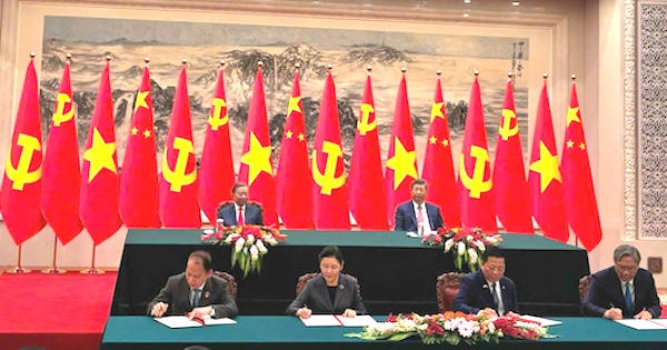 C&aacute;c Bộ trưởng k&yacute; kết văn kiện.