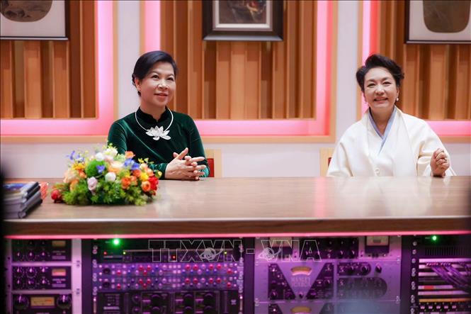 Ch&uacute; th&iacute;ch ảnh