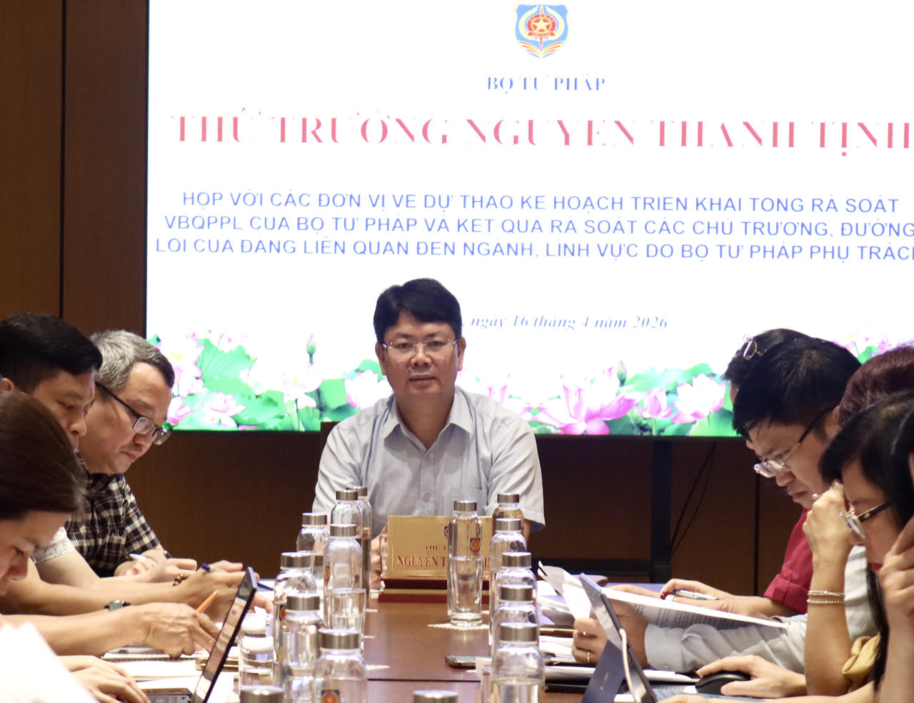 Thứ trưởng Nguyễn Thanh Tịnh ph&aacute;t biểu kết luận.