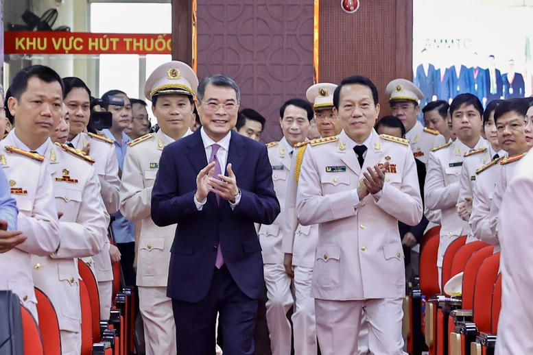 Thủ tướng L&ecirc; Minh Hưng: T&ecirc;n gọi 'Cảnh s&aacute;t h&igrave;nh sự' m&atilde;i l&agrave; niềm tin cậy của Nh&acirc;n d&acirc;n- Ảnh 2.