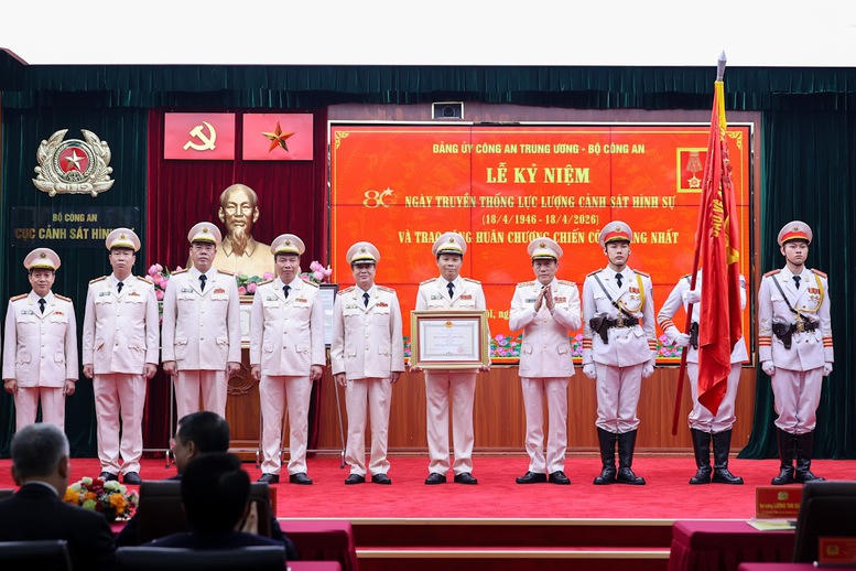 Thủ tướng L&ecirc; Minh Hưng: T&ecirc;n gọi 'Cảnh s&aacute;t h&igrave;nh sự' m&atilde;i l&agrave; niềm tin cậy của Nh&acirc;n d&acirc;n- Ảnh 10.