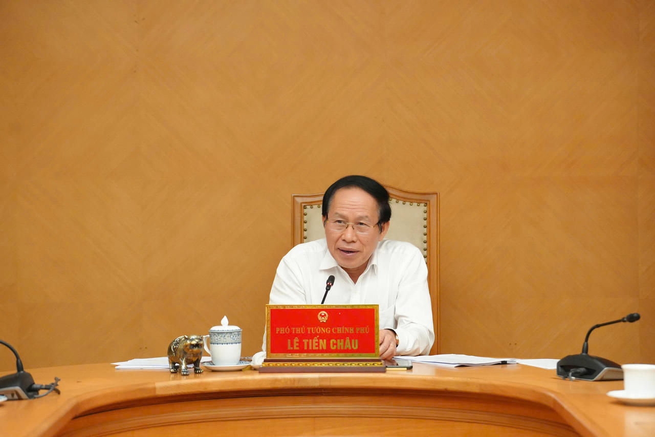 Ph&oacute; Thủ tướng L&ecirc; Tiến Ch&acirc;u kết luận buổi l&agrave;m việc.