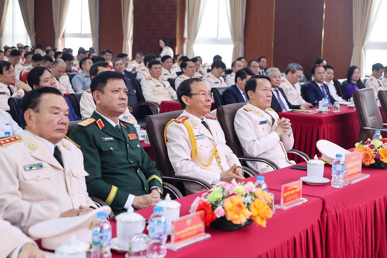 Thủ tướng L&ecirc; Minh Hưng: T&ecirc;n gọi 'Cảnh s&aacute;t h&igrave;nh sự' m&atilde;i l&agrave; niềm tin cậy của Nh&acirc;n d&acirc;n- Ảnh 9.