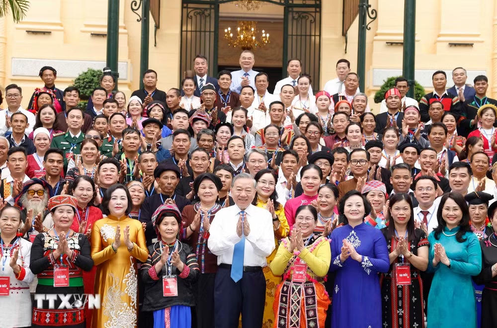 Tổng B&iacute; thư, Chủ tịch nước: Gi&agrave; l&agrave;ng, trưởng bản g&oacute;p phần củng cố khối đại đo&agrave;n kết to&agrave;n d&acirc;n tộc- Ảnh 3.