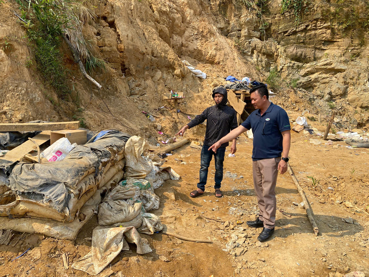 Công an TP Đà Nẵng xử lý nhóm đối tượng tổ chức khai thác khoáng sản trái phép