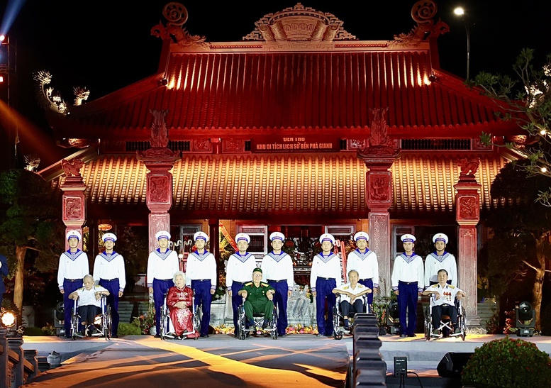 Ph&oacute; Thủ tướng Ch&iacute;nh phủ L&ecirc; Tiến Ch&acirc;u dự Chương tr&igrave;nh 'Bản h&ugrave;ng ca tr&ecirc;n s&ocirc;ng'- Ảnh 4.