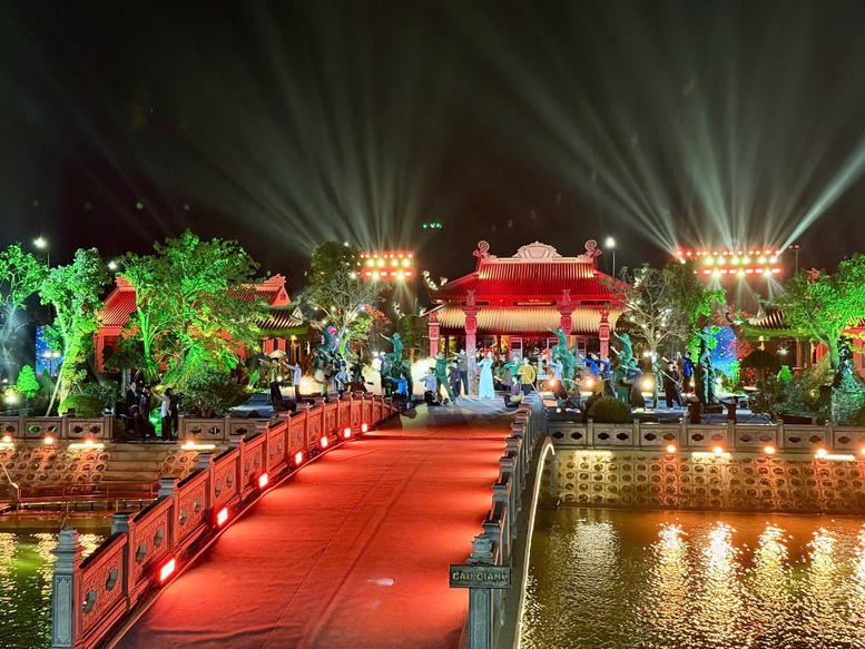 Ph&oacute; Thủ tướng Ch&iacute;nh phủ L&ecirc; Tiến Ch&acirc;u dự Chương tr&igrave;nh 'Bản h&ugrave;ng ca tr&ecirc;n s&ocirc;ng'- Ảnh 2.