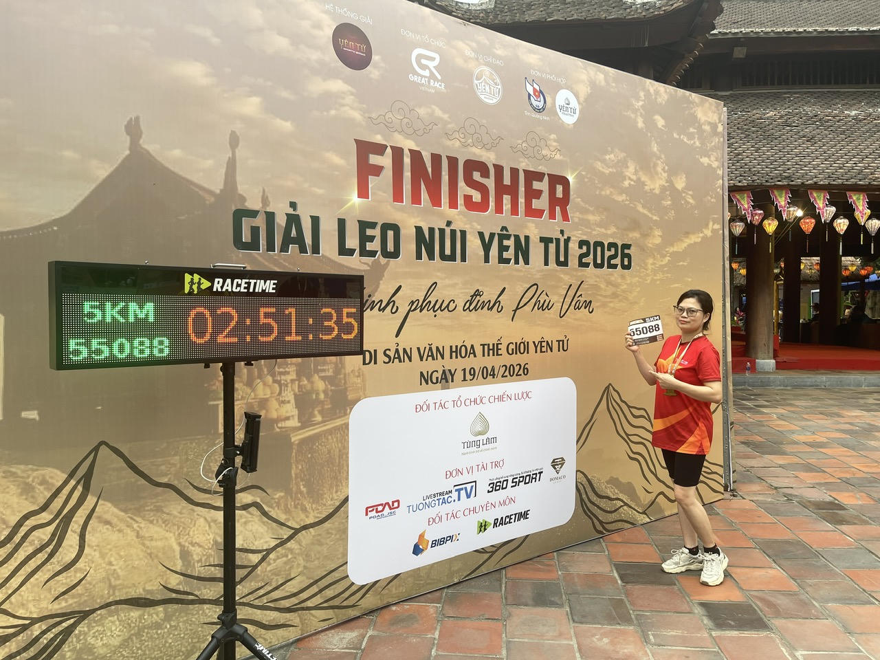 Hơn 1.000 runner Chinh phục đỉnh Phù Vân
