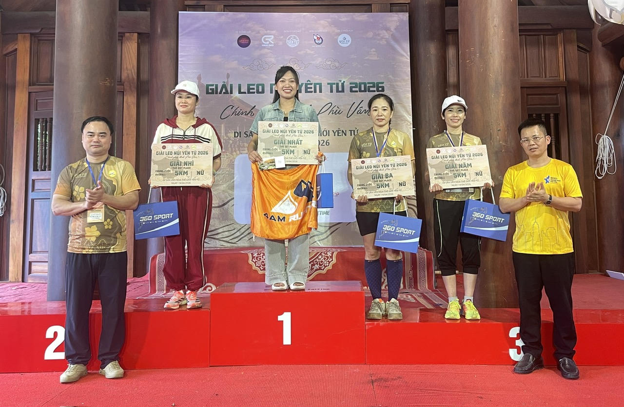 Hơn 1.000 runner Chinh phục đỉnh Phù Vân