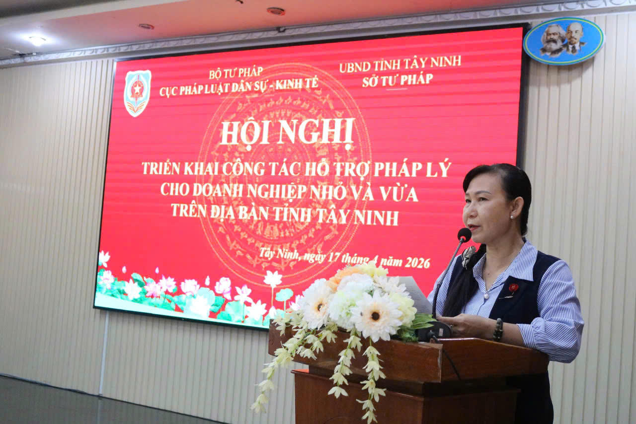 B&agrave; Phan Thị Mỹ Dung, Tỉnh ủy vi&ecirc;n, Gi&aacute;m đốc Sở Tư ph&aacute;p&nbsp;tỉnh T&acirc;y Ninh ph&aacute;t biểu.