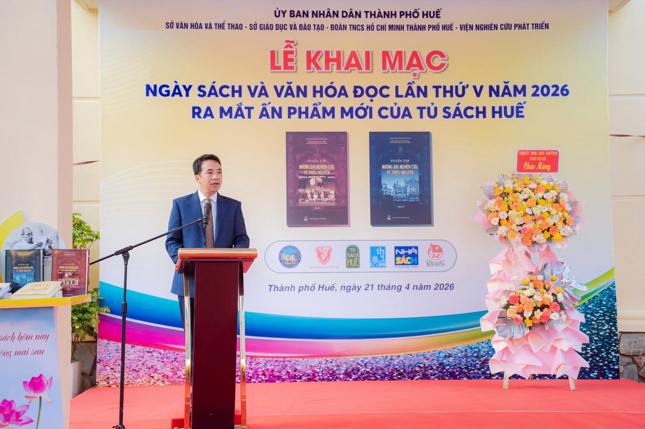 Ph&oacute; Chủ tịch UBND th&agrave;nh phố Trần Hữu Th&ugrave;y Giang ph&aacute;t biểu tại lễ khai mạc.