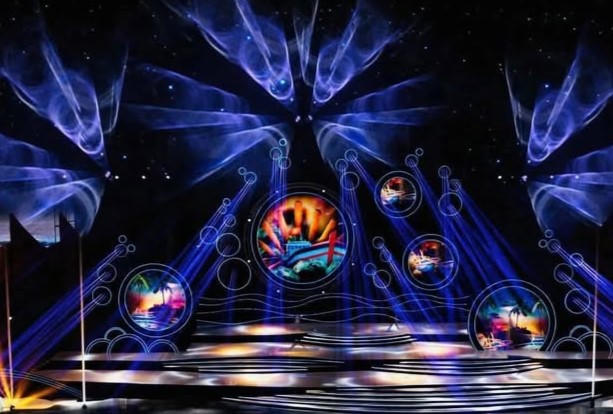 S&acirc;n khấu khai mạc Festival Cửa L&ograve; thiết kế theo kh&ocirc;ng gian đa chiều, tăng trải nghiệm thị gi&aacute;c v&agrave; kết nối cho kh&aacute;n giả ở nhiều g&oacute;c nh&igrave;n.