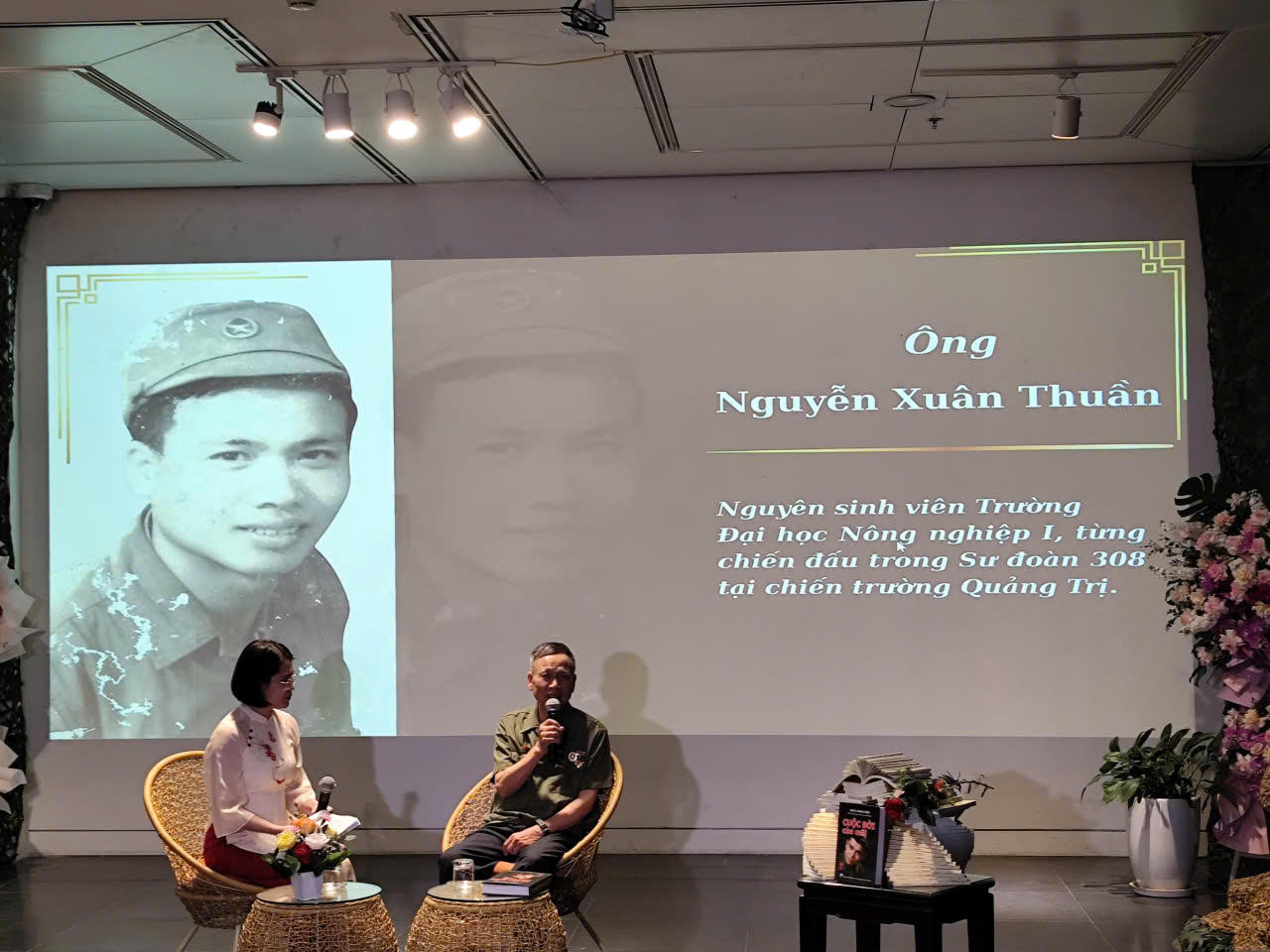 Người cựu chiến binh Nguyễn Xu&acirc;n Thuần chia sẻ tại tọa đ&agrave;m.