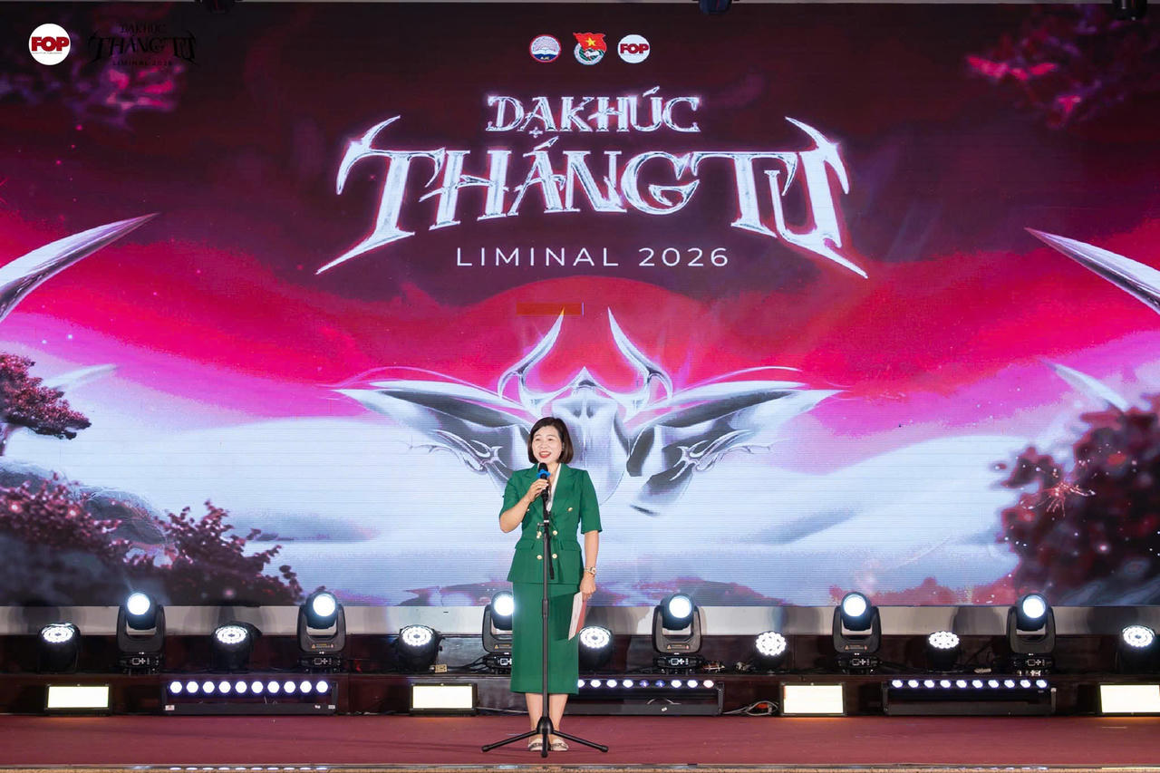 PGS, TS. Nguyễn Thị Trường Giang nhấn mạnh về tr&aacute;ch nhiệm của sinh vi&ecirc;n trong việc lan tỏa gi&aacute; trị của s&aacute;ch. (Ảnh: BTC)