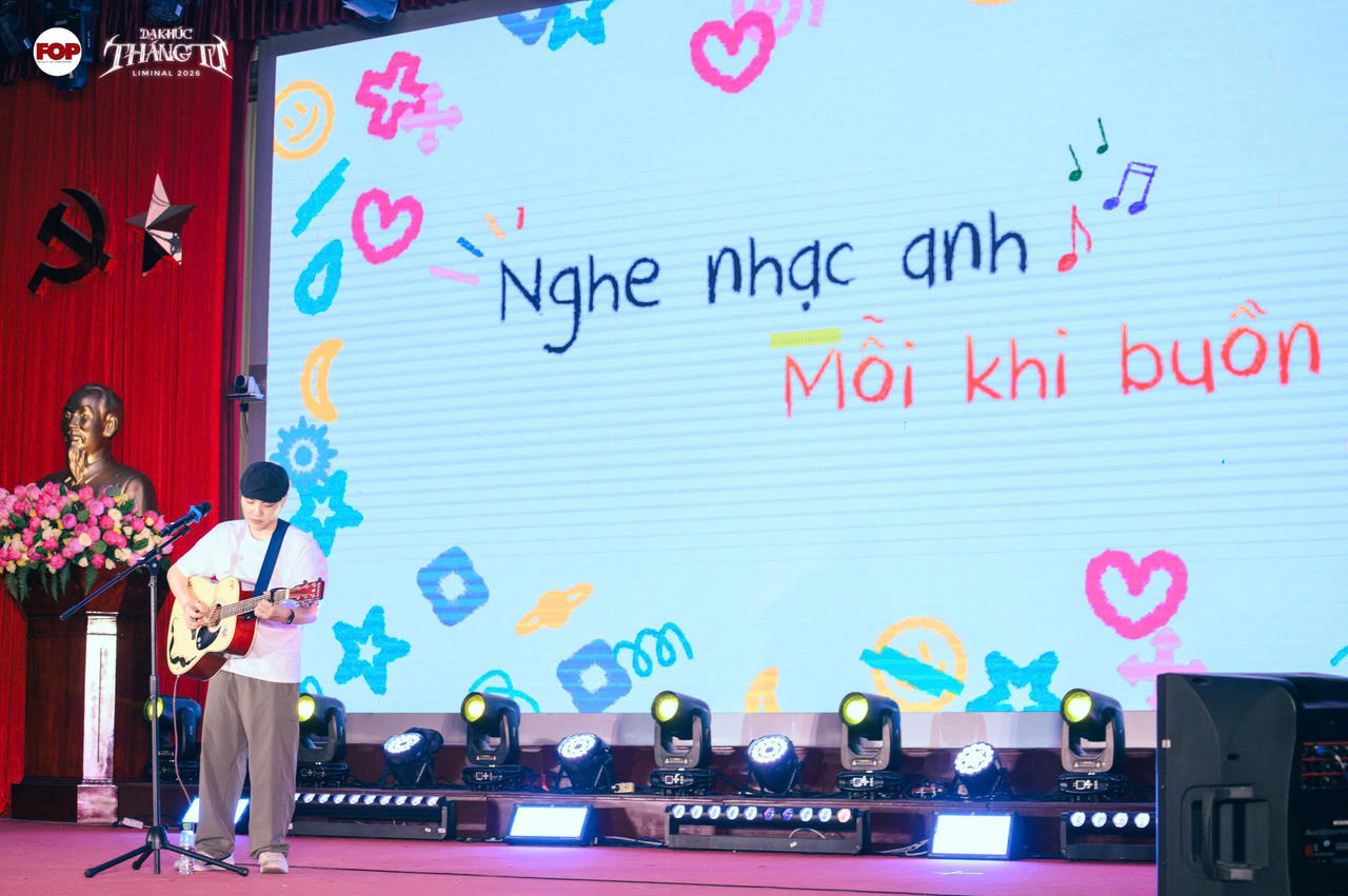 Nam ca sĩ Ki&ecirc;n Trịnh mang đến kh&ocirc;ng gian &acirc;m nhạc đậm chất indie qua ca kh&uacute;c &ldquo;Nghe nhạc anh mỗi khi buồn&rdquo;. (Ảnh: BTC)