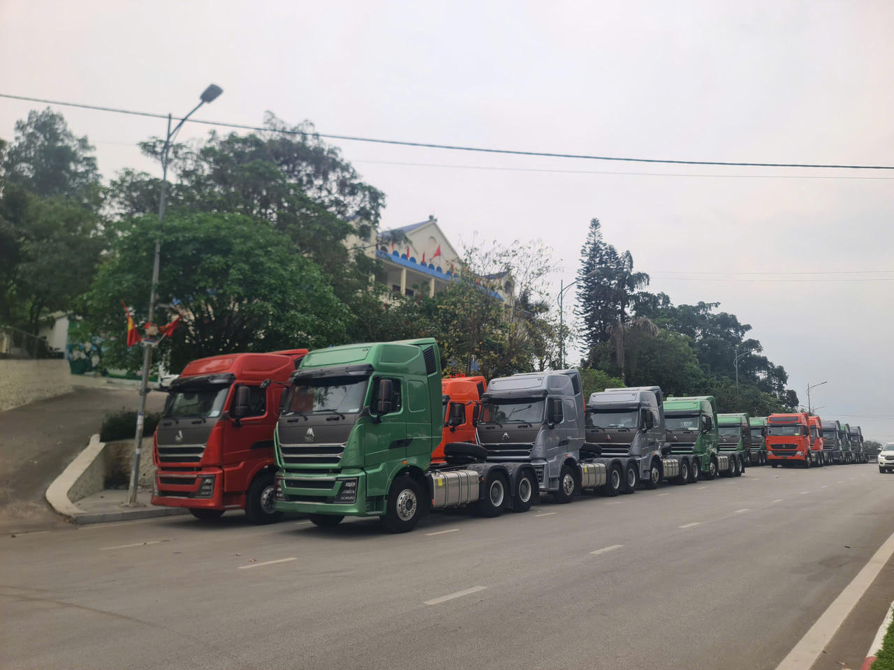 &Ocirc; t&ocirc; nhập khẩu mạnh gi&uacute;p tăng thu ng&acirc;n s&aacute;ch Nh&agrave; nước. (Ảnh: Minh Hữu)