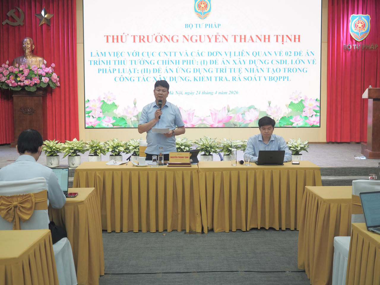 Thứ trưởng Nguyễn Thanh Tịnh kết luận buổi l&agrave;m việc.